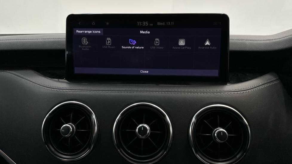 Bluetooth / Apple CarPlay / Android Auto 