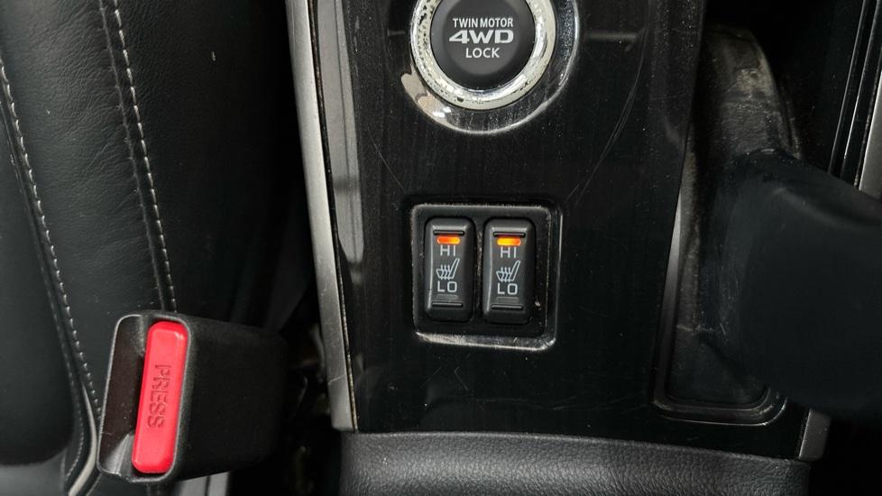 Heated Seats 