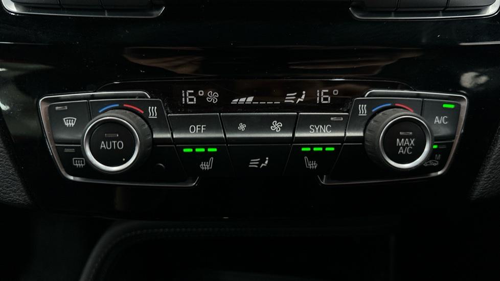 Air Conditioning /Dual Climate Control/Heated Seats 