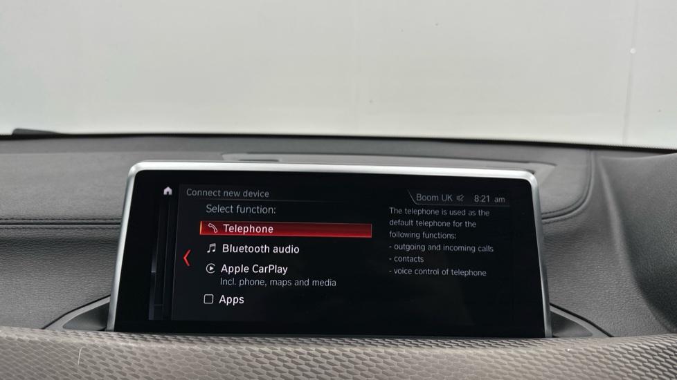 Apple CarPlay/ Bluetooth 