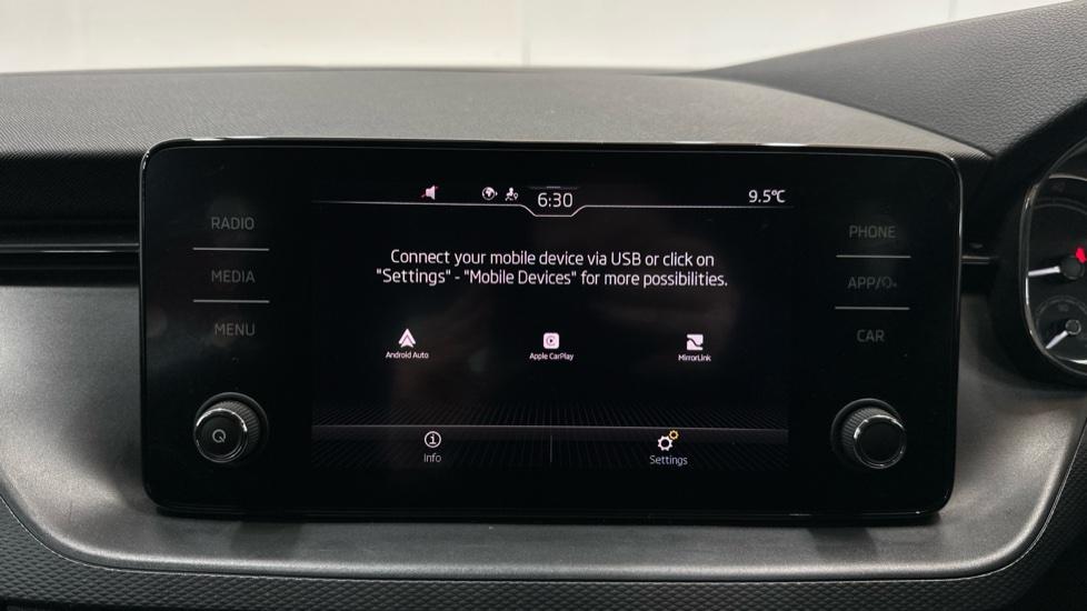 Apple Car Play & Android Auto