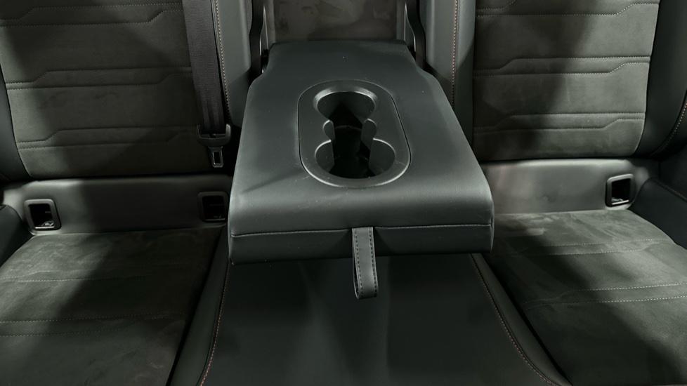 Rear Armrest/ Cup Holder