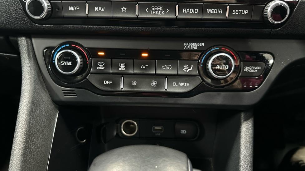 Air Conditioning /Dual Climate Control 