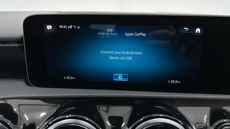 Apple Car Play & Android Auto