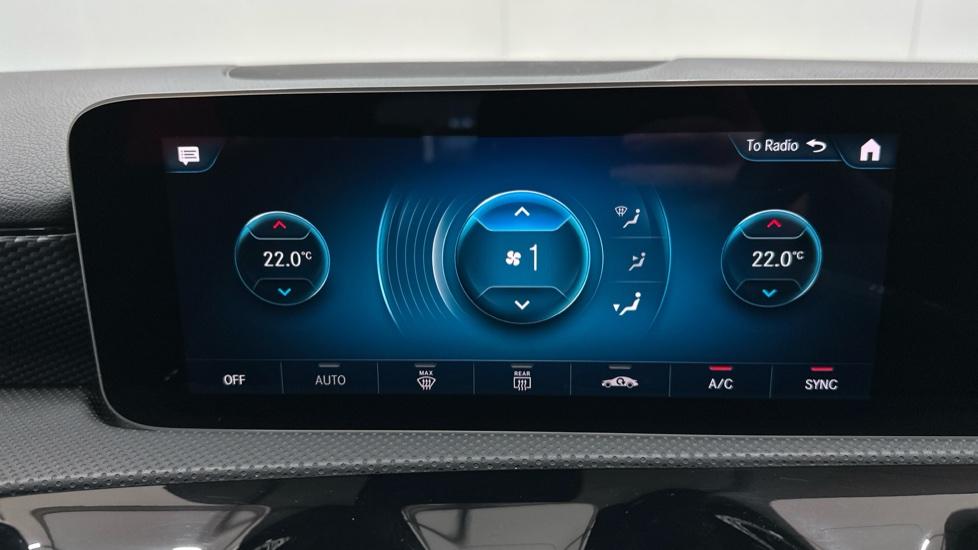 Dual Climate Control / Air Conditioning 