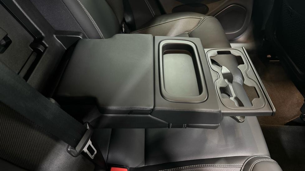 Rear Armrest/ Cup Holder