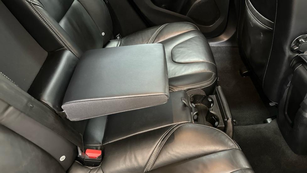 Rear Armrest/ Cup Holder