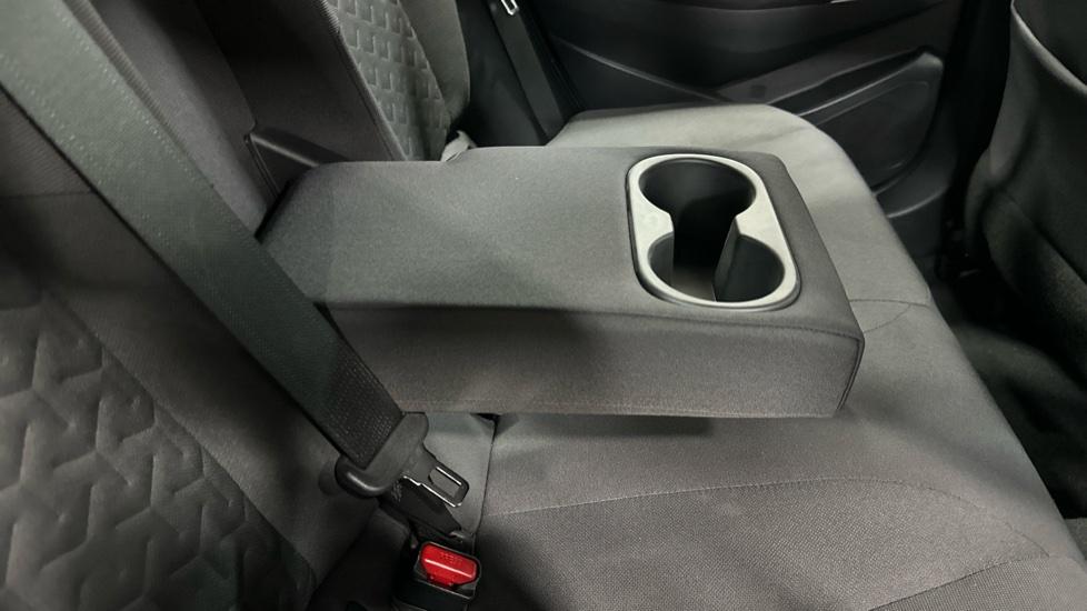 Rear Armrest/ Cup Holder