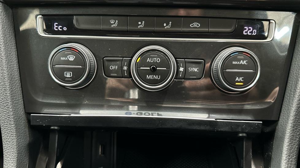 Air Conditioning /Dual Climate Control 