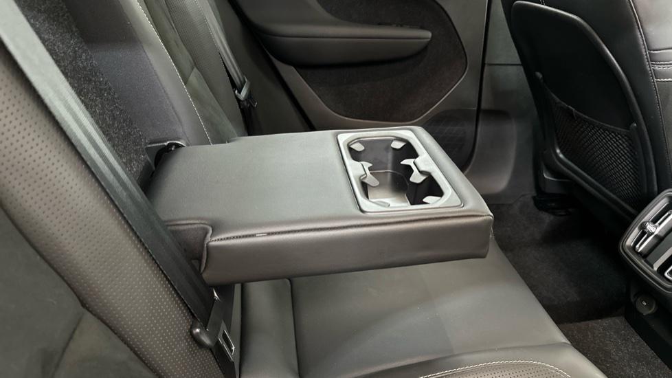 Rear Armrest/ Cup Holder