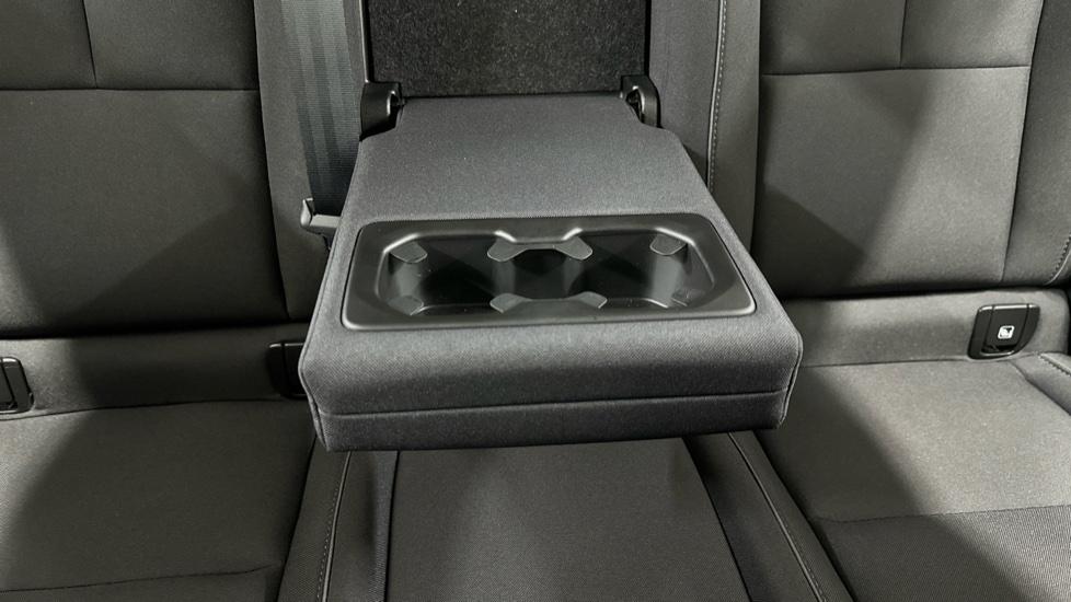 Rear Armrest/ Cup Holder