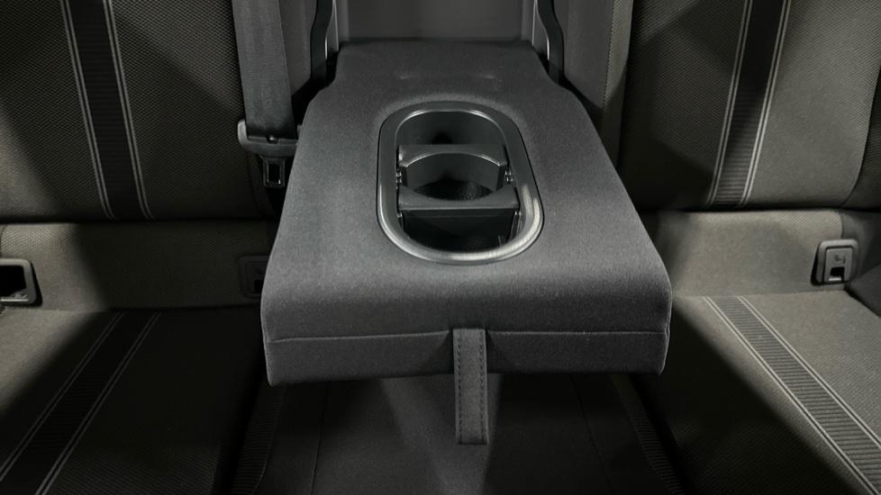 Rear Armrest/ Cup Holder