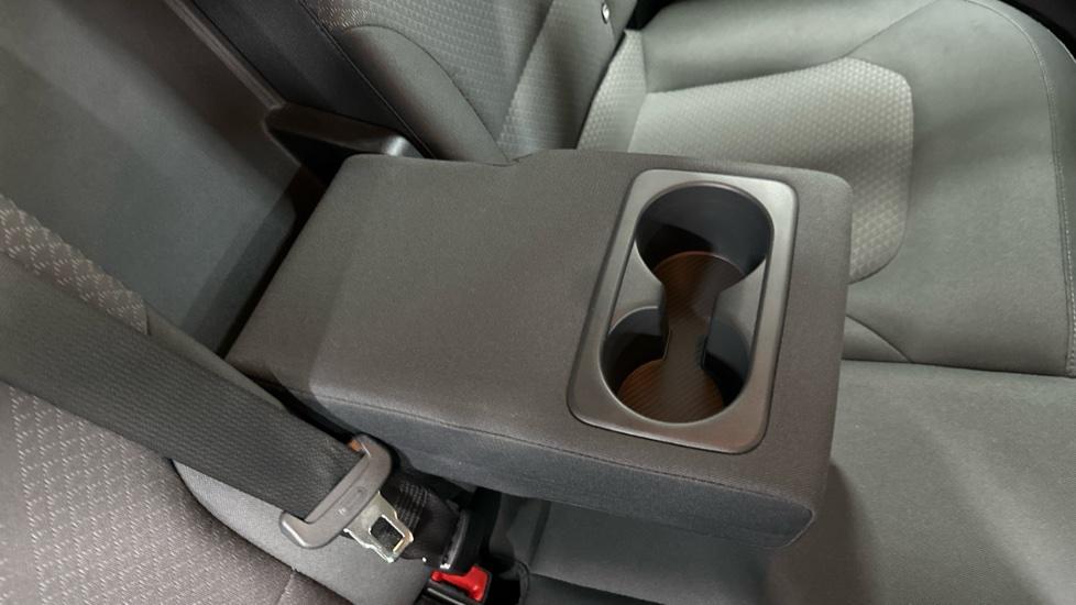 Rear Armrest/ Cup Holder