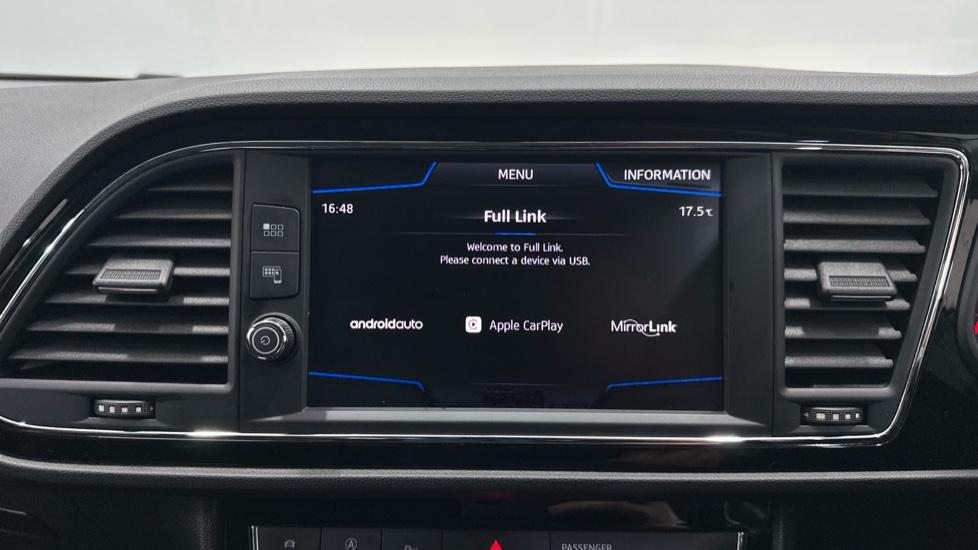 Apple Car Play & Android Auto