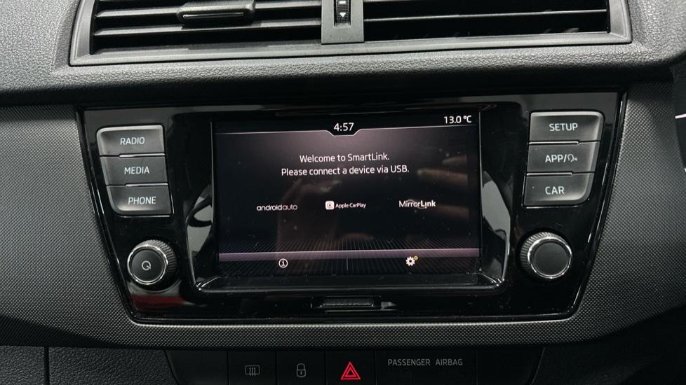 Apple Car Play & Android Auto