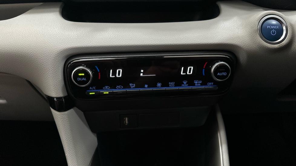 Air Conditioning /Dual Climate Control 