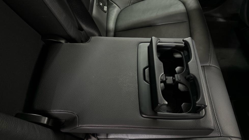 Rear Armrest/ Cup Holder