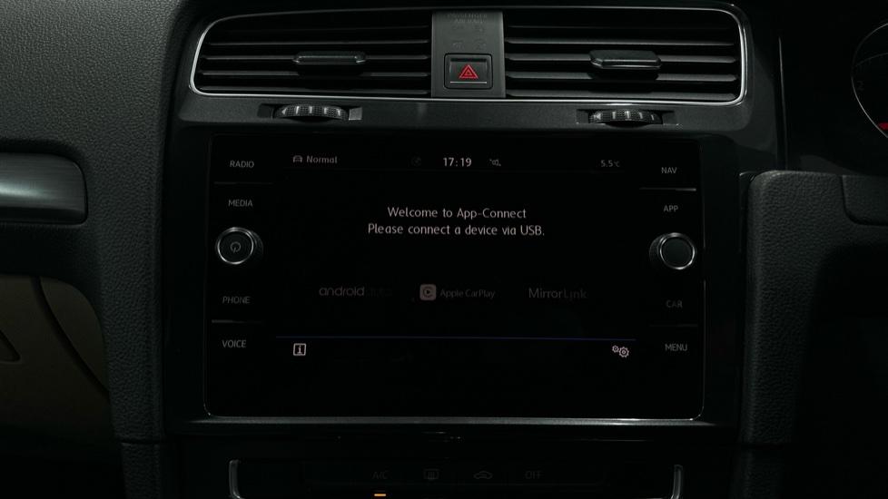 Apple Car Play & Android Auto