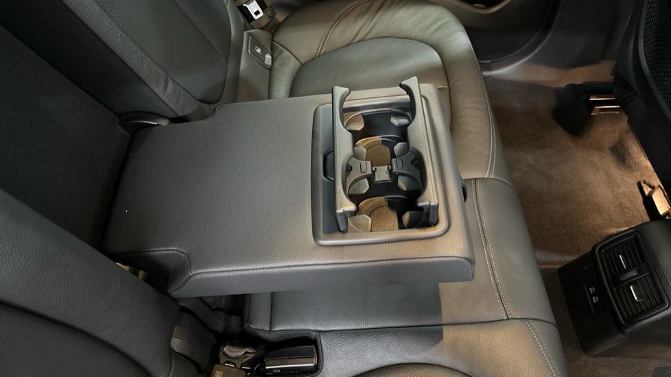 Rear Armrest/ Cup Holder