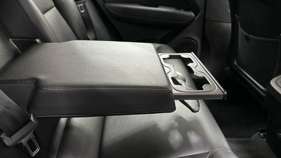 Rear Armrest/ Cup Holder