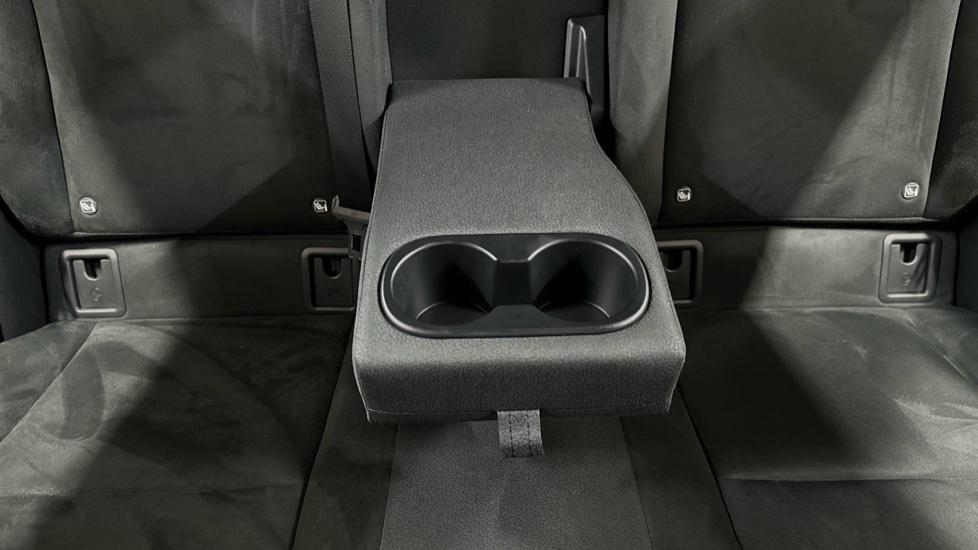 Rear Armrest/ Cup Holder