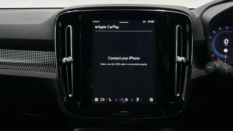 Bluetooth / Apple CarPlay  