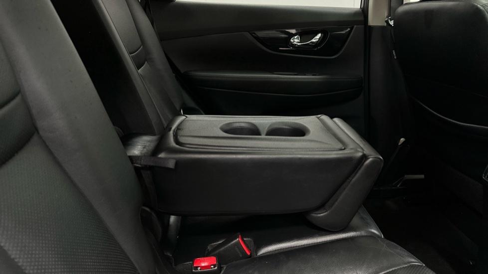 Rear Armrest/ Cup Holder