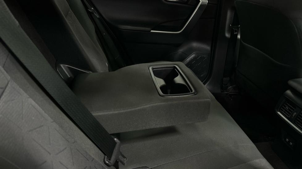 Rear Armrest/ Cup Holder