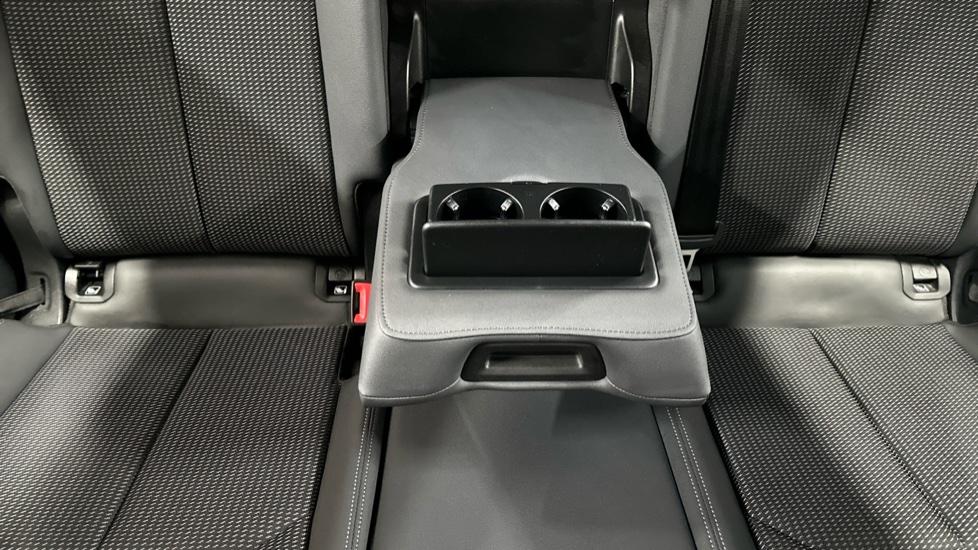 Rear Armrest/ Cup Holder