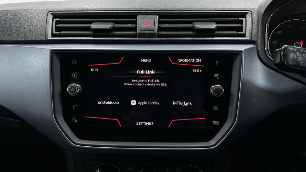 Apple Car Play & Android Auto