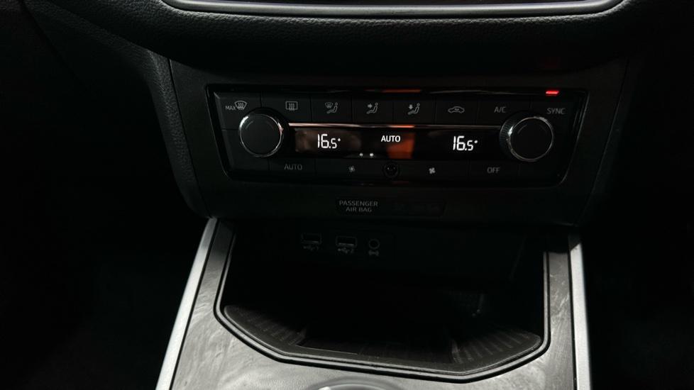 Air Conditioning /Dual Climate Control 