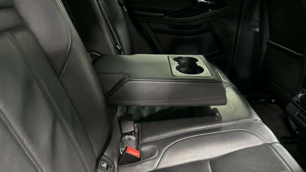 Rear Armrest/ Cup Holder