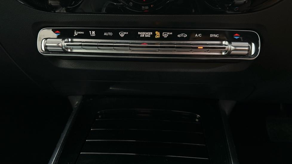 Dual Climate Control / Air Conditioning 