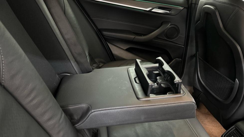 Rear Armrest/ Cup Holder