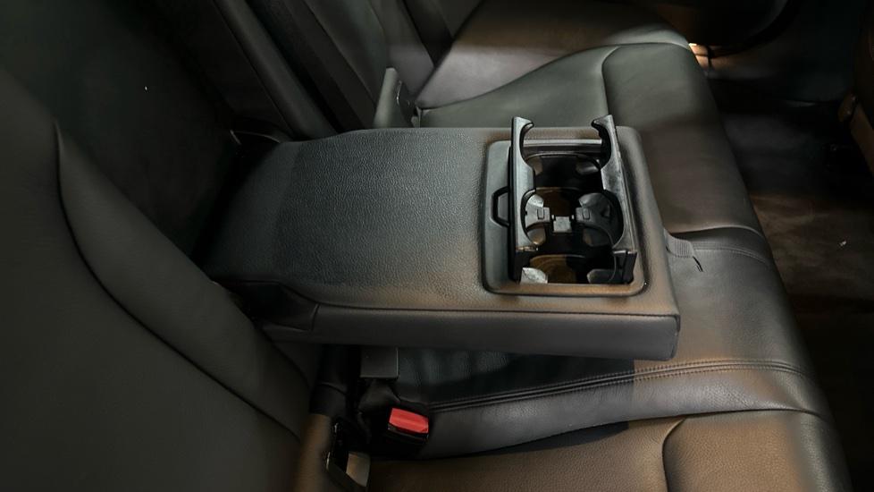 Rear Armrest/ Cup Holder