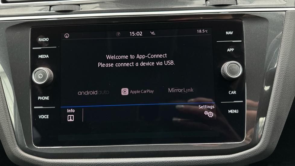 Apple Car Play & Android Auto