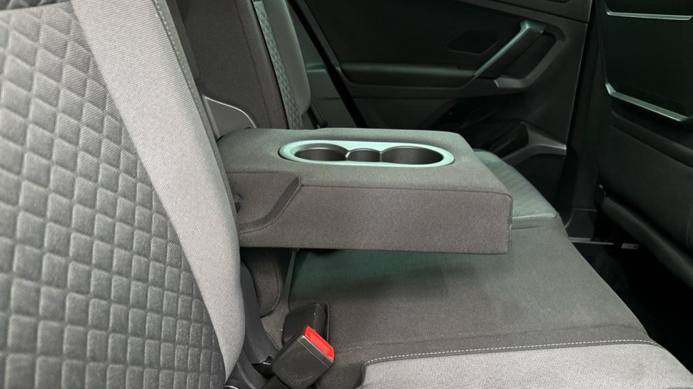 Rear Armrest/ Cup Holder