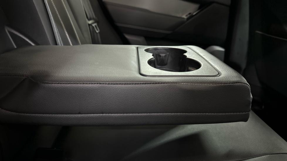 Rear Armrest/ Cup Holder