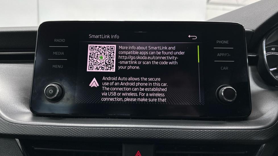 Apple Car Play & Android Auto