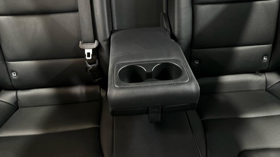 Rear Armrest/ Cup Holder