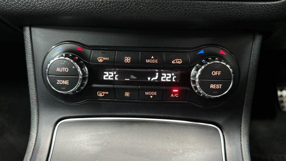 Dual Climate Control / Air Conditioning 