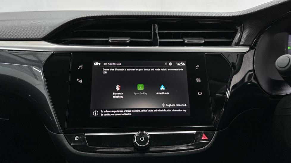 Apple CarPlay / Android Auto / Bluetooth 