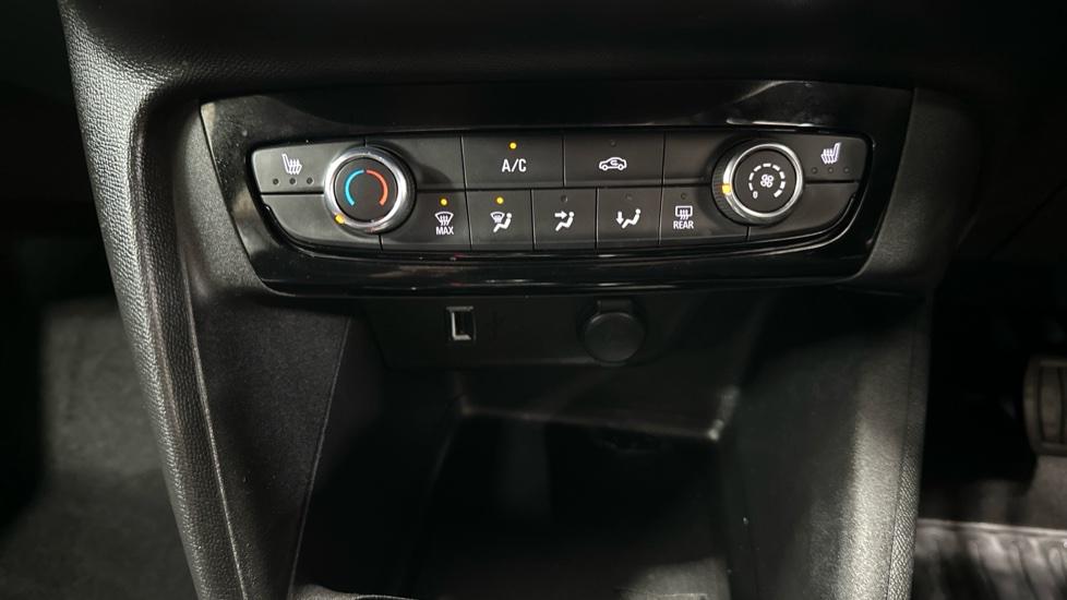 Air Conditioning / Heated Seats