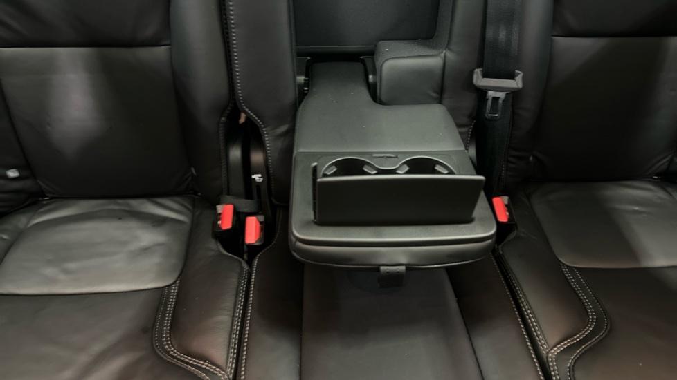 Rear Armrest/ Cup Holder