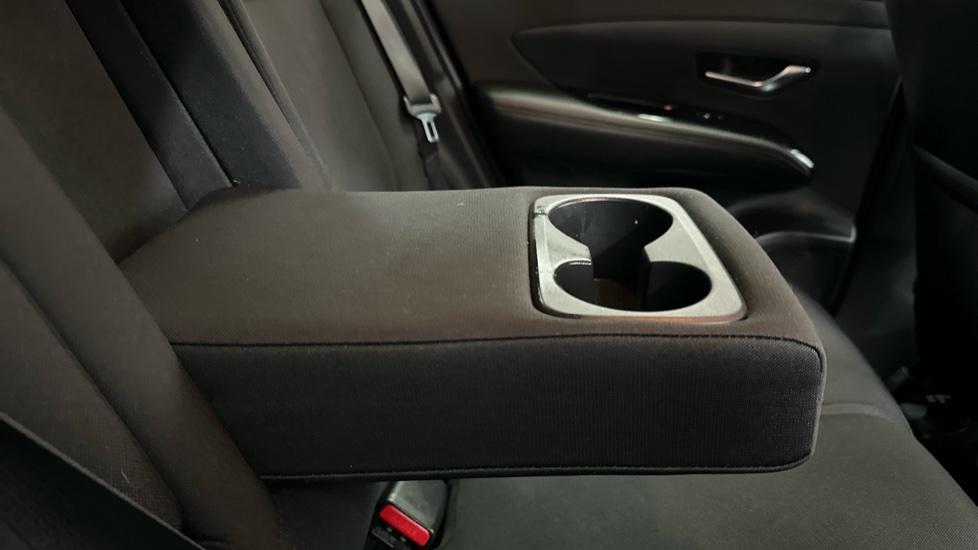 Rear Armrest/ Cup Holder