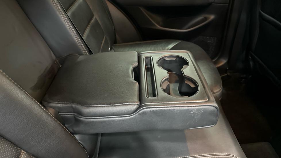 Rear Armrest/ Cup Holder