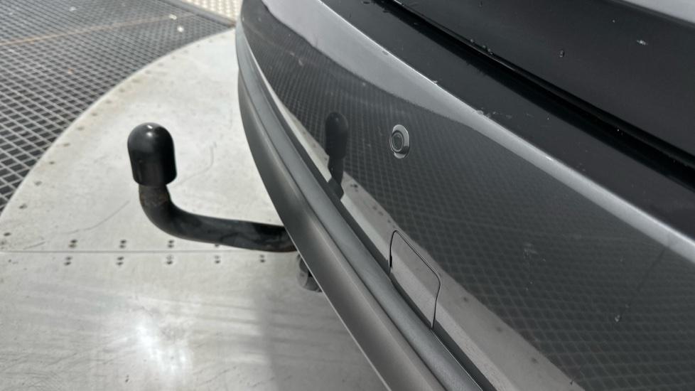 Rear Parking Sensors/ Tow Bar 