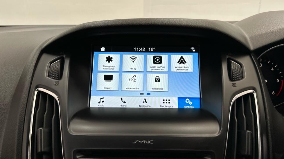 Apple Car Play & Android Auto