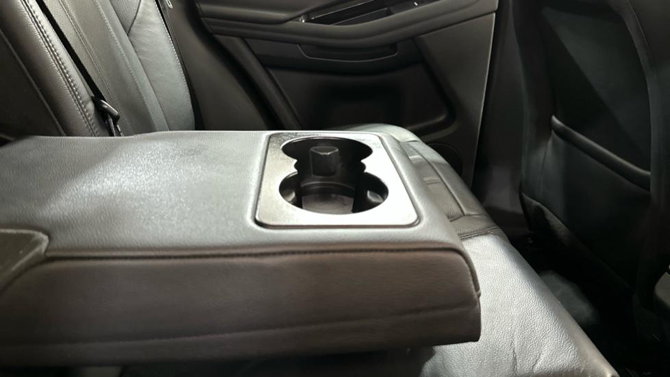 Rear Armrest/ Cup Holder