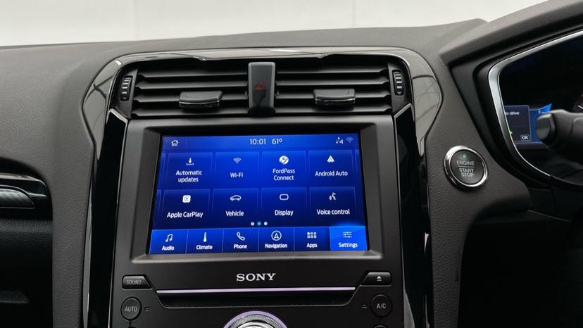 Apple Car Play & Android Auto